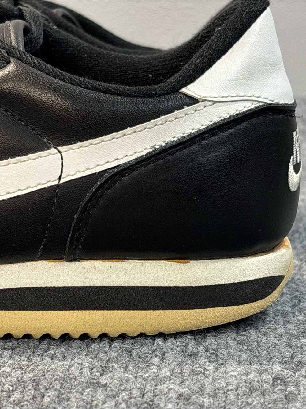 Nike Cortez Classic Leather Black White Mens Sz 10 Sneakers Shoes Low 920406-PF2 - Picture 4 of 16